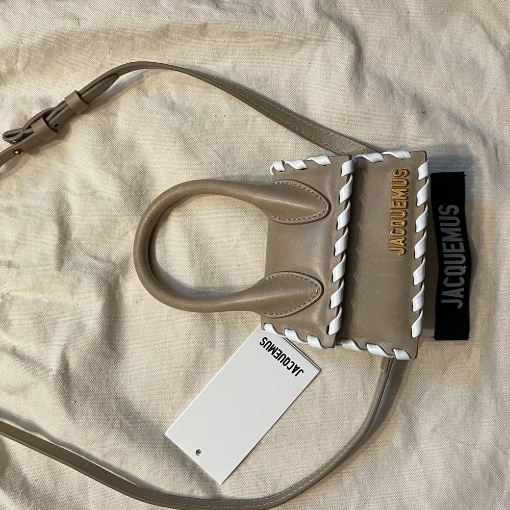 Jacquemus  Le Chiquito tan